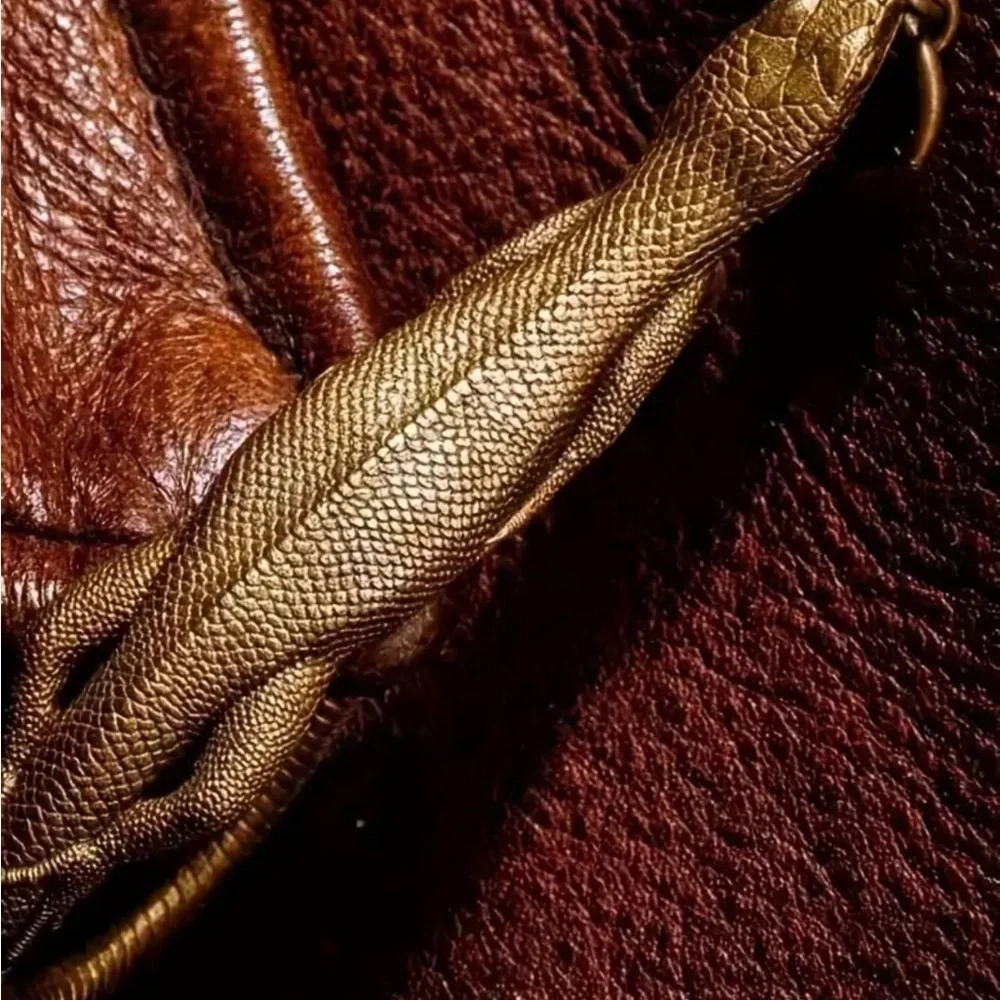 Brass lizard